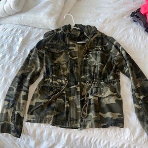 Windsor hooded camo jacket zip up